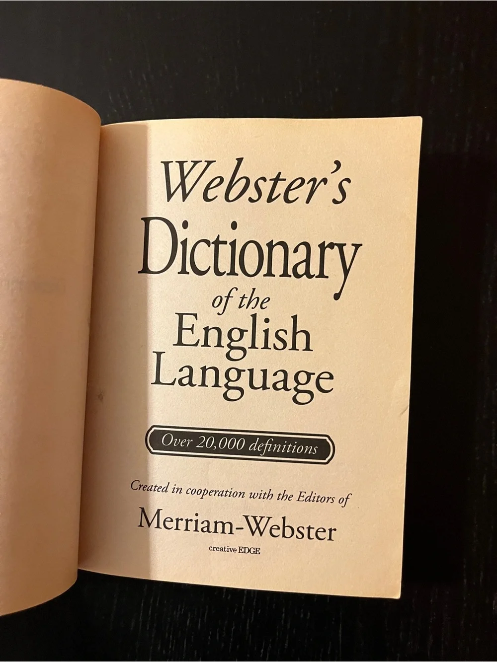 Merriam Webster English Language Dictionary Red Paperback Book 📚